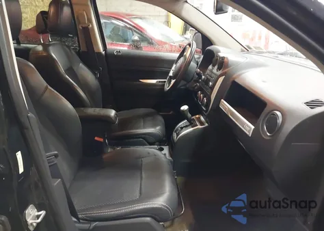 2016 Jeep Compass Latitude из США, поврежденный, VIN 1C4NJDEB8GD650914